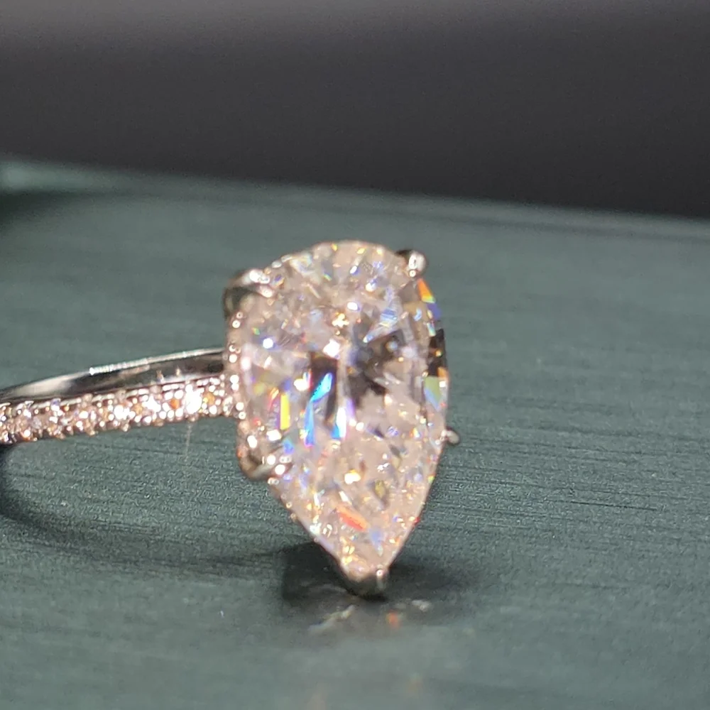 4ct FIRE 🔥 Moissanite Diamond Ring | S925 | Hidden Halo. Pear Cut. - Picture 6 of 6